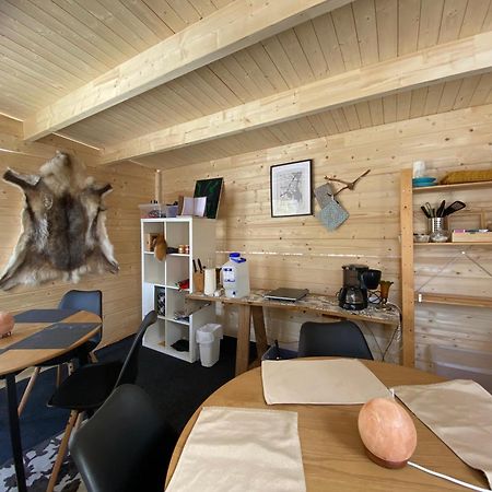 Aurora Igloo Fireplace-Heated Tents In A Secret Forest With Private Jacuzzi And Shared Sauna Bathroom And Dog Friendly روفانييمي المظهر الخارجي الصورة