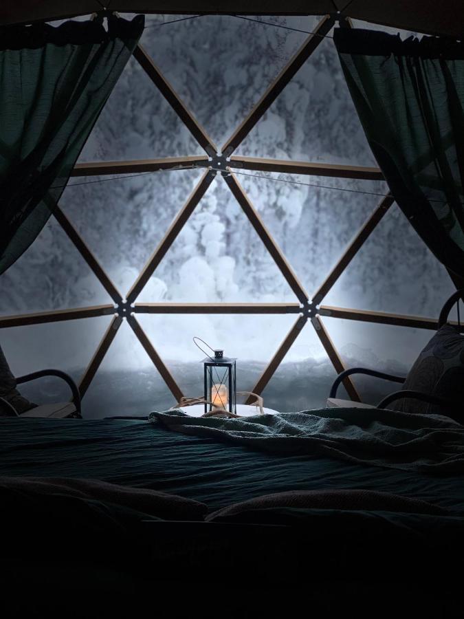 Aurora Igloo Fireplace-Heated Tents In A Secret Forest With Private Jacuzzi And Shared Sauna Bathroom And Dog Friendly روفانييمي المظهر الخارجي الصورة