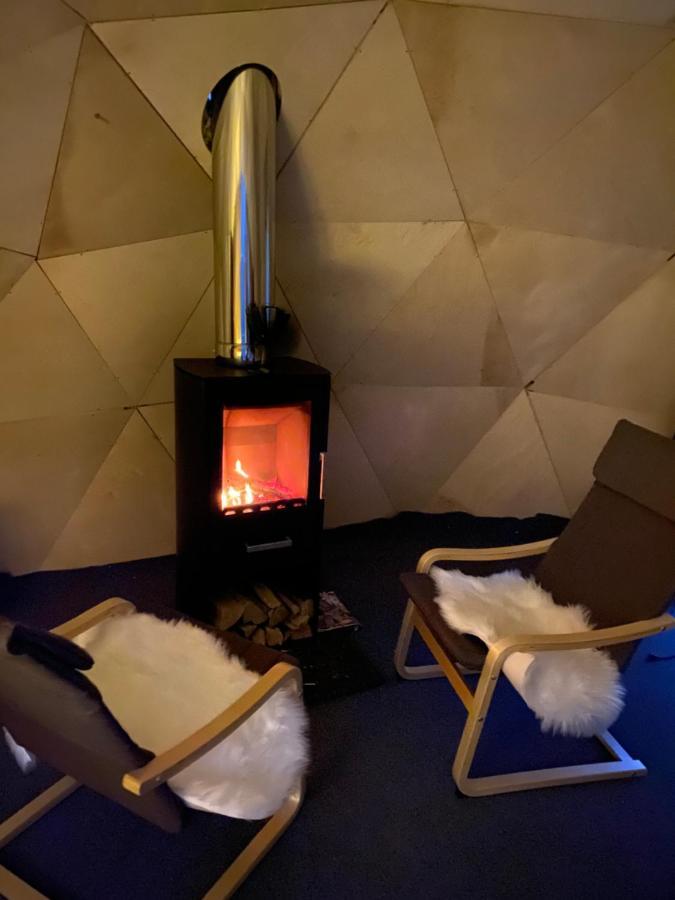 Aurora Igloo Fireplace-Heated Tents In A Secret Forest With Private Jacuzzi And Shared Sauna Bathroom And Dog Friendly روفانييمي المظهر الخارجي الصورة