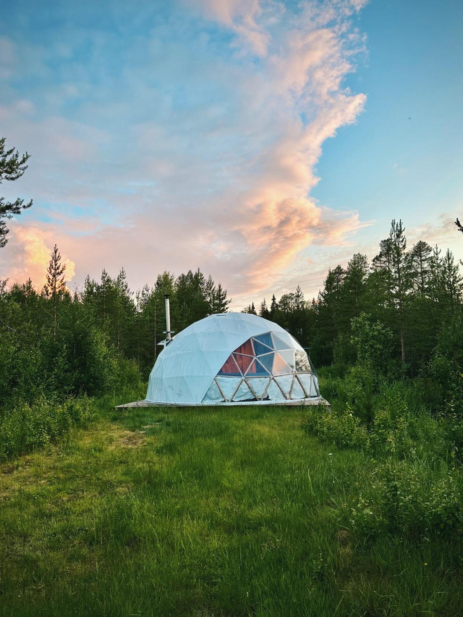 Aurora Igloo Fireplace-Heated Tents In A Secret Forest With Private Jacuzzi And Shared Sauna Bathroom And Dog Friendly روفانييمي المظهر الخارجي الصورة
